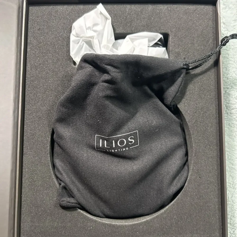 ILIOS Lighting LED Rechargeable Compact Mirror 10X Magnification Pouch